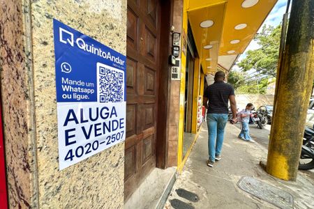 Apartamento à venda com 120m², 2 quartos e sem vaga Apartamento à venda com 120m², 2 quartos e sem vagaPlaquinha