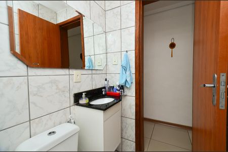 Apartamento à venda com 75m², 3 quartos e 1 vaga Apartamento à venda com 75m², 3 quartos e 1 vagaBanheiro Social