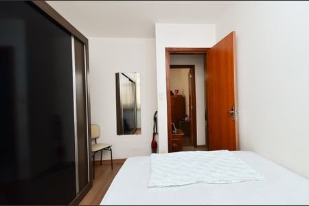 Apartamento à venda com 75m², 3 quartos e 1 vaga Apartamento à venda com 75m², 3 quartos e 1 vagaQuarto 2