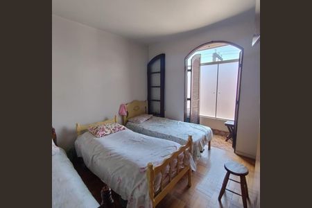 Casa à venda com 210m², 4 quartos e 2 vagasFoto 09