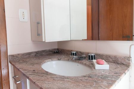 Apartamento à venda com 93m², 4 quartos e sem vagaBanheiro Social