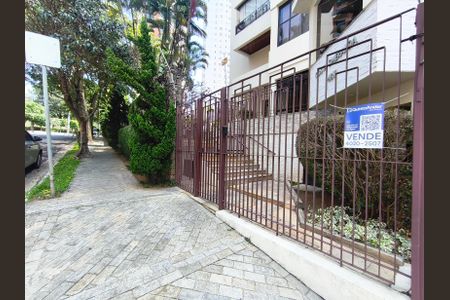 Apartamento à venda com 122m², 3 quartos e 2 vagasFachada + Plaquinha