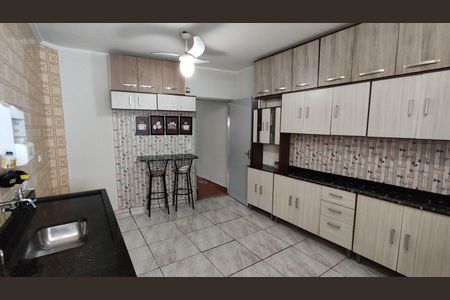 Casa para alugar com 130m², 2 quartos e 2 vagas Casa para alugar com 130m², 2 quartos e 2 vagasCozinha