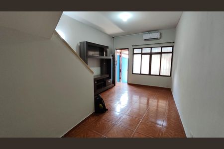 Sala de casa para alugar com 2 quartos, 130m² em Parque Cruzeiro do Sul, São Paulo