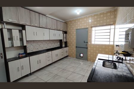 Casa para alugar com 130m², 2 quartos e 2 vagas Casa para alugar com 130m², 2 quartos e 2 vagasCozinha