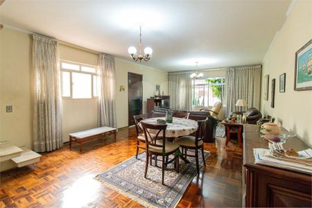 Casa à venda com 161m², 3 quartos e 2 vagas