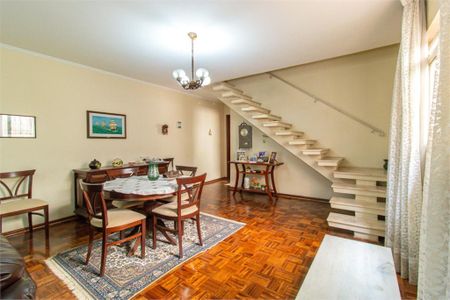 Casa à venda com 161m², 3 quartos e 2 vagas