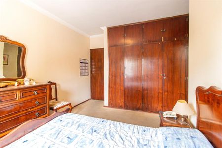 Casa à venda com 161m², 3 quartos e 2 vagas