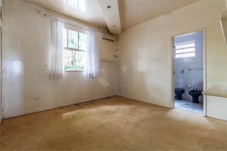 Casa à venda com 4 quartos, 350m² em Jardim Leonor, São Paulo