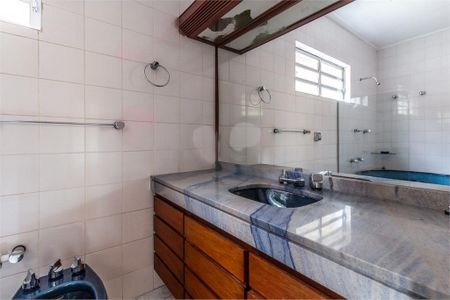 Casa à venda com 4 quartos, 350m² em Jardim Leonor, São Paulo