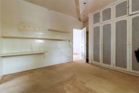 Casa à venda com 4 quartos, 350m² em Jardim Leonor, São Paulo