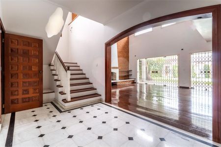 Casa à venda com 4 quartos, 350m² em Jardim Leonor, São Paulo