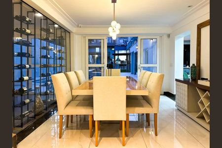 Casa à venda com 5 quartos, 500m² em Campo Belo, São Paulo