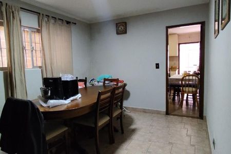 Casa à venda com 3 quartos, 155m² em Vila Indiana, São Paulo