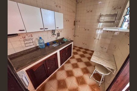 Casa à venda com 68m², 3 quartos e 1 vaga