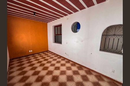 Casa à venda com 68m², 3 quartos e 1 vaga