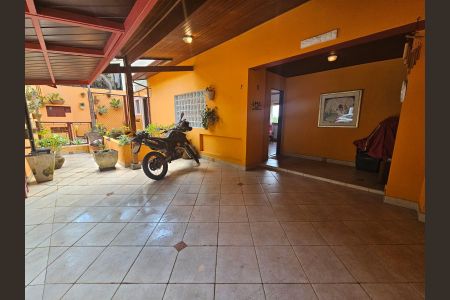 Casa à venda com 340m², 3 quartos e 2 vagas