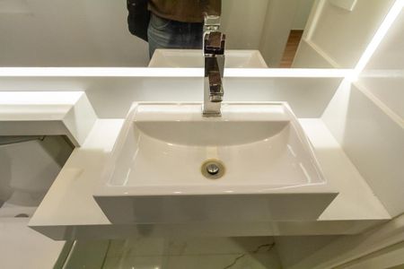 Casa à venda com 200m², 3 quartos e 4 vagas Casa à venda com 200m², 3 quartos e 4 vagasBanheiro da Suíte 2