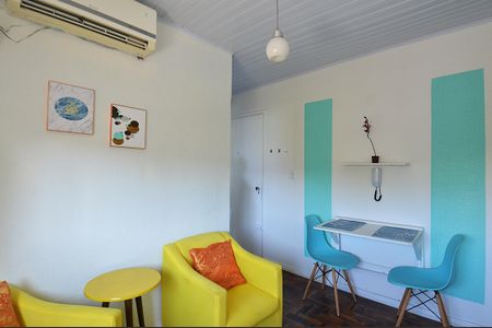 Sala de apartamento à venda com 1 quarto, 28m² em Jardim Lindóia, Porto Alegre