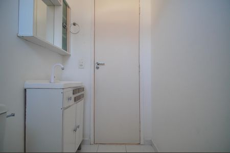 Casa de condomínio para alugar com 56m², 2 quartos e 1 vagaBanheiro Social