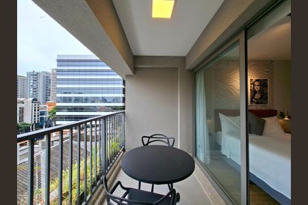 Studio à venda com 29m², 1 quarto e sem vaga Studio à venda com 29m², 1 quarto e sem vagaVaranda