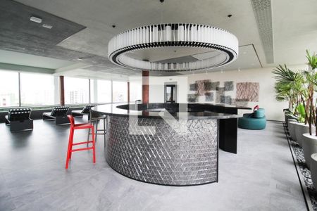 Studio à venda com 29m², 1 quarto e sem vaga Studio à venda com 29m², 1 quarto e sem vagaÁrea comum - Piscina