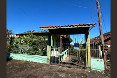 Casa à venda com 70m², 3 quartos e 1 vaga Casa à venda com 70m², 3 quartos e 1 vagaFachada