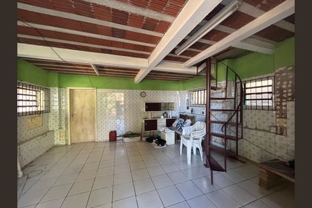 Casa à venda com 70m², 3 quartos e 1 vaga Casa à venda com 70m², 3 quartos e 1 vagaSala