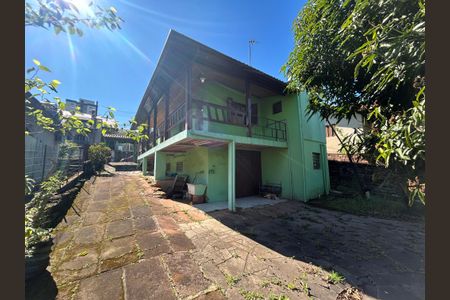 Casa à venda com 70m², 3 quartos e 1 vaga Casa à venda com 70m², 3 quartos e 1 vagaFachada