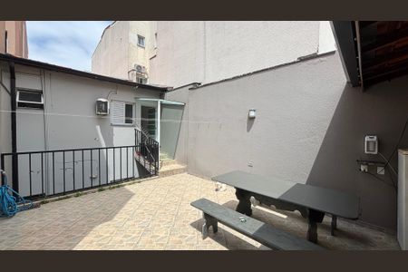 Casa à venda com 202m², 4 quartos e 6 vagas Casa à venda com 202m², 4 quartos e 6 vagasCasa 1 - Quintal