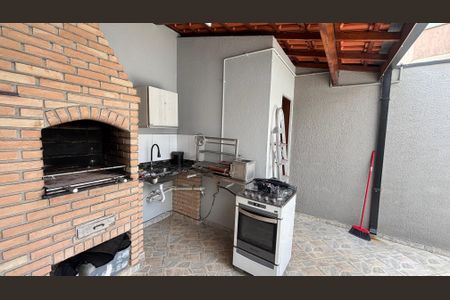 Casa à venda com 202m², 4 quartos e 6 vagas Casa à venda com 202m², 4 quartos e 6 vagasCasa 1 - Quintal - Area de Serviço