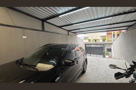 Casa à venda com 202m², 4 quartos e 6 vagas Casa à venda com 202m², 4 quartos e 6 vagasGaragem