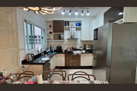 Casa à venda com 202m², 4 quartos e 6 vagas Casa à venda com 202m², 4 quartos e 6 vagasCasa 1 - Sala de Jantar - Cozinha