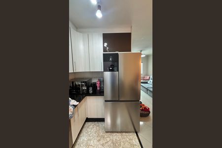 Casa à venda com 202m², 4 quartos e 6 vagas Casa à venda com 202m², 4 quartos e 6 vagasCasa 1 - Sala de Jantar - Cozinha