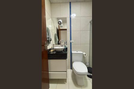 Casa à venda com 202m², 4 quartos e 6 vagas Casa à venda com 202m², 4 quartos e 6 vagasCasa 1 - Banheiro