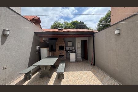 Casa à venda com 202m², 4 quartos e 6 vagas Casa à venda com 202m², 4 quartos e 6 vagasCasa 1 - Quintal