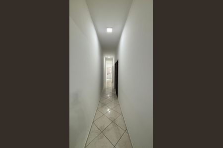 Casa à venda com 202m², 4 quartos e 6 vagas Casa à venda com 202m², 4 quartos e 6 vagasCasa 2 - Corredor