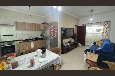 Casa à venda com 202m², 4 quartos e 6 vagas Casa à venda com 202m², 4 quartos e 6 vagasCasa 2 - Sala