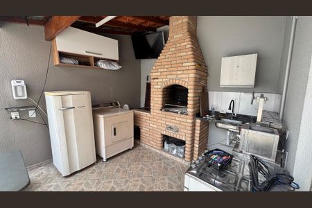 Casa à venda com 202m², 4 quartos e 6 vagas Casa à venda com 202m², 4 quartos e 6 vagasCasa 1 - Quintal - Area de Serviço