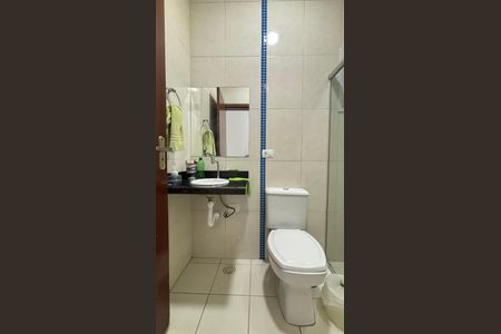 Casa à venda com 202m², 4 quartos e 6 vagas Casa à venda com 202m², 4 quartos e 6 vagasCasa 2 - Banheiro