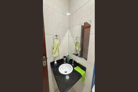 Casa à venda com 202m², 4 quartos e 6 vagas Casa à venda com 202m², 4 quartos e 6 vagasCasa 2 - Banheiro