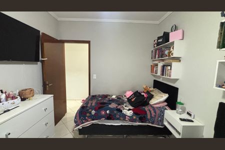 Casa à venda com 202m², 4 quartos e 6 vagas Casa à venda com 202m², 4 quartos e 6 vagasCasa 1 - Quarto