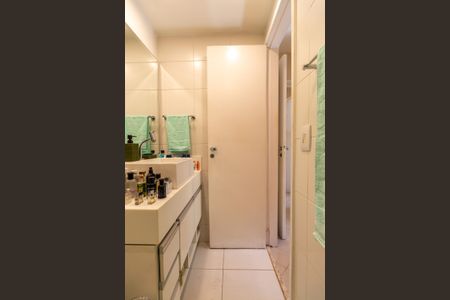 Apartamento à venda com 75m², 2 quartos e 1 vagaBanheiro Suite
