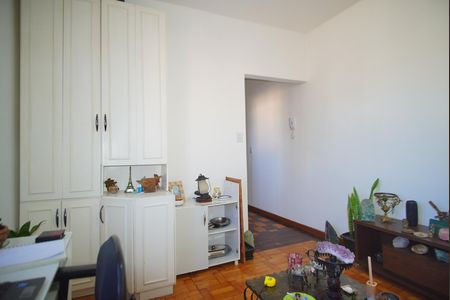Sala de apartamento para alugar com 1 quarto, 47m² em Passo D’areia, Porto Alegre