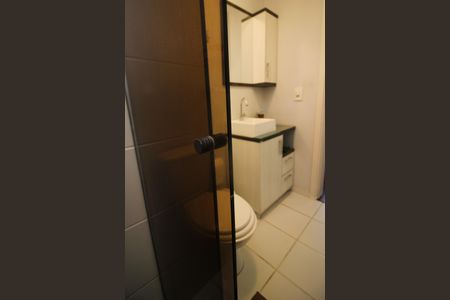 Apartamento à venda com 56m², 2 quartos e 1 vaga Apartamento à venda com 56m², 2 quartos e 1 vagaBanheiro Social