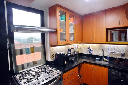 Apartamento para alugar com 80m², 2 quartos e 1 vaga Apartamento para alugar com 80m², 2 quartos e 1 vagaCozinha