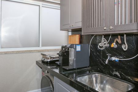 Apartamento à venda com 79m², 2 quartos e 2 vagasCozinha e Área de Serviço