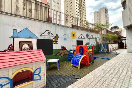 Apartamento à venda com 96m², 3 quartos e 2 vagas Apartamento à venda com 96m², 3 quartos e 2 vagasÁrea comum - Playground