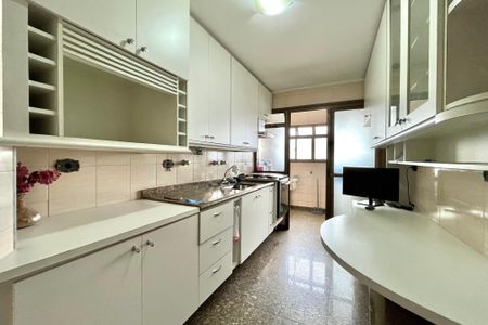 Apartamento à venda com 96m², 3 quartos e 2 vagas Apartamento à venda com 96m², 3 quartos e 2 vagasCozinha