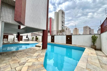 Apartamento à venda com 96m², 3 quartos e 2 vagas Apartamento à venda com 96m², 3 quartos e 2 vagasÁrea comum - Piscina
